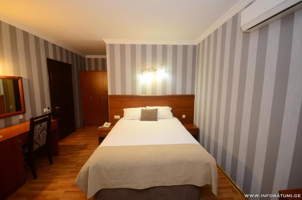 Hotel Istanbul Batumi Eksteriør billede